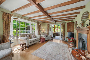 Sitting room- click for photo gallery